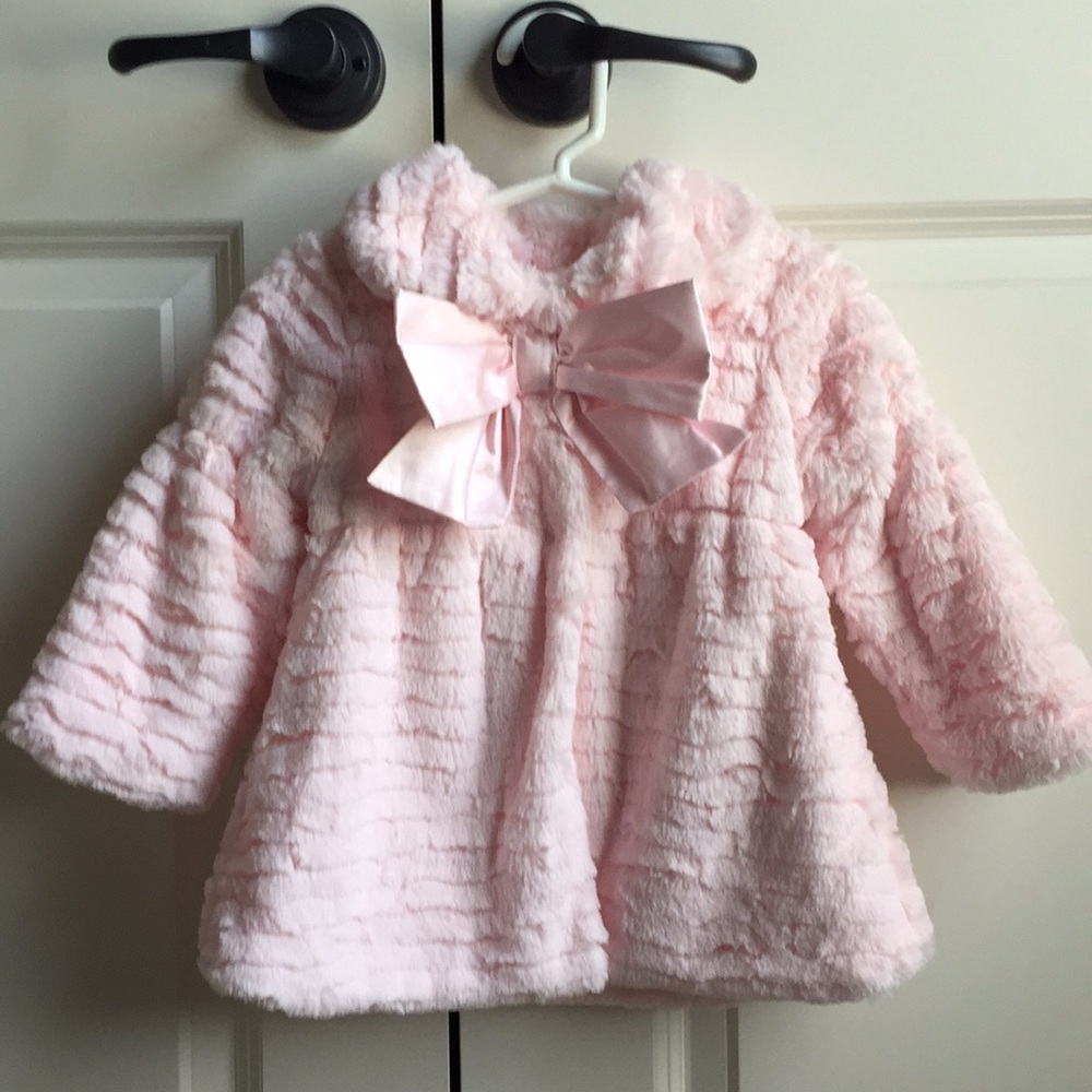 Gorgeous pink Widgeon faux fur coat!!